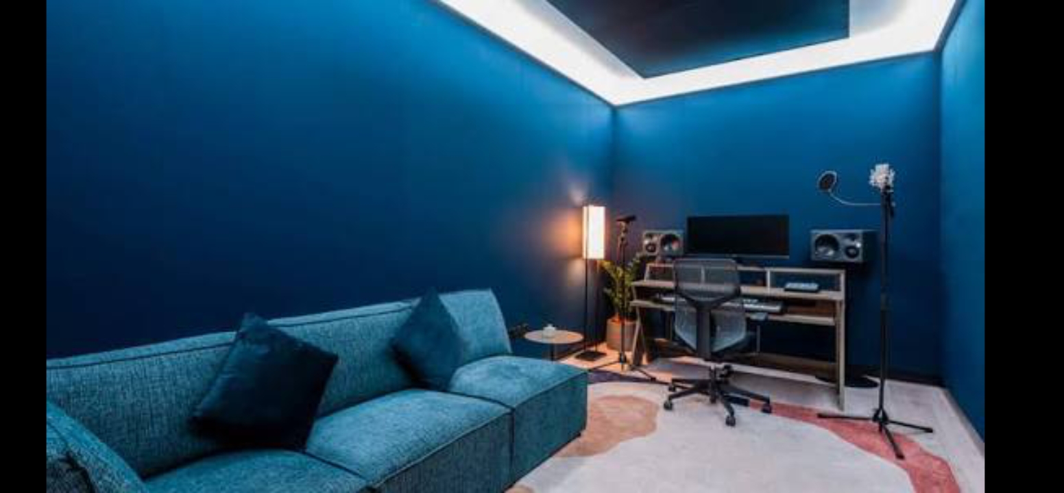 Studio lounge